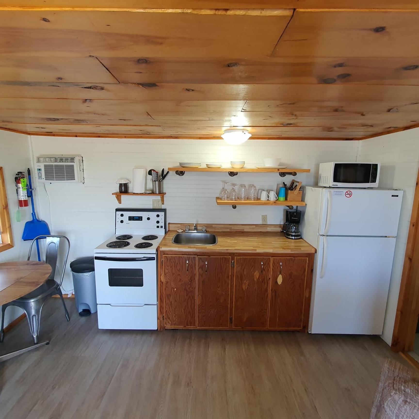 Cavendish Bosom Buddies Cottage Resort Экстерьер фото